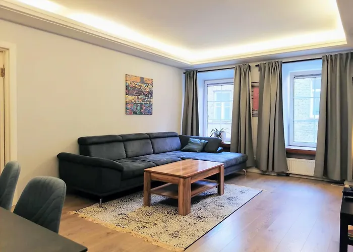 Baron\'S Old Town Apartment